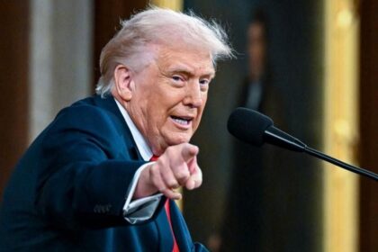 ඇමරිකානු ජනාධිපති ඩොනල්ඩ් ට්‍රම්ප්